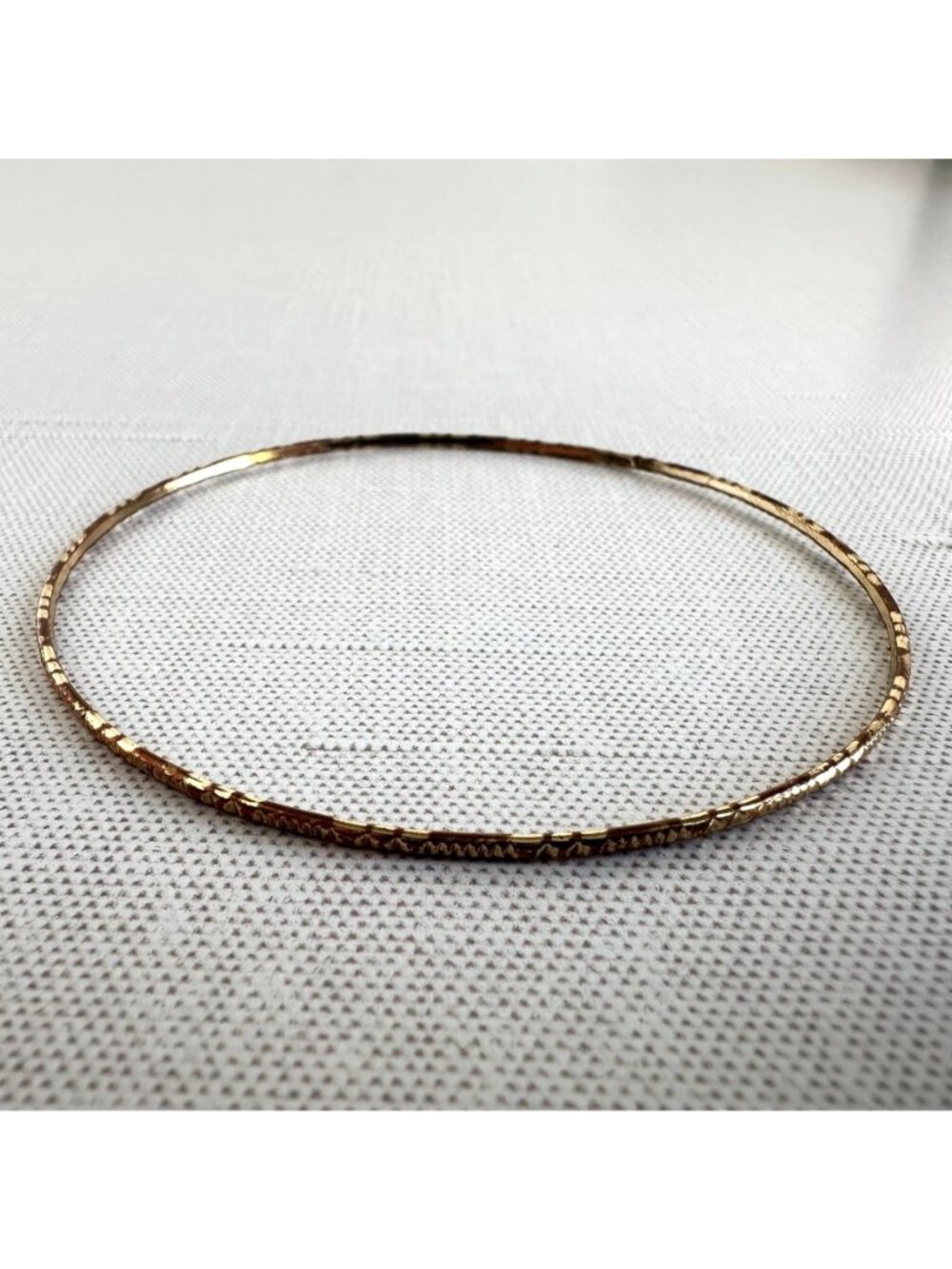 Vintage Gold Tone Diamond Cut Slim Bangle Bracelet Stacking Size 8 - Picture 2 of 7